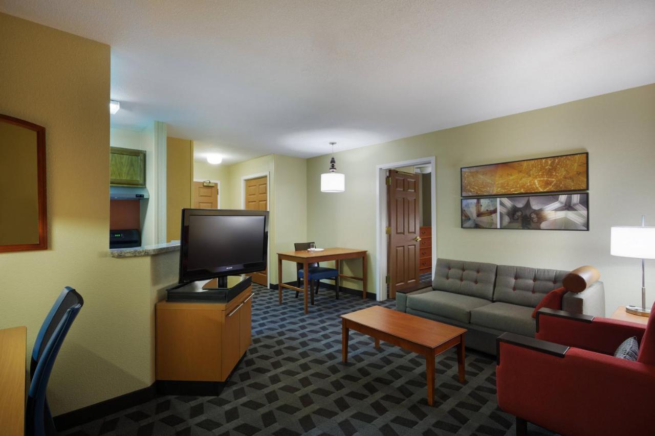 Mainstay Suites Tampa Moffitt-Usf Temple Terrace Exterior photo